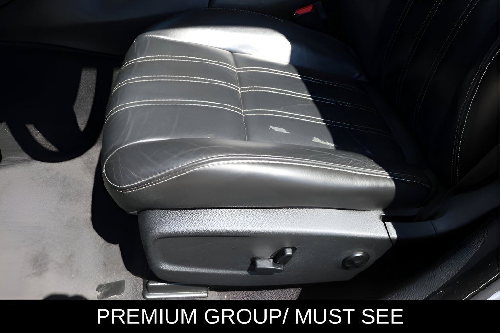 Used 2018 Chrysler 300 S w/ 300S Premium Group RWD image 13