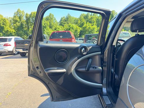 Used 2012 MINI Cooper Countryman FWD image 11