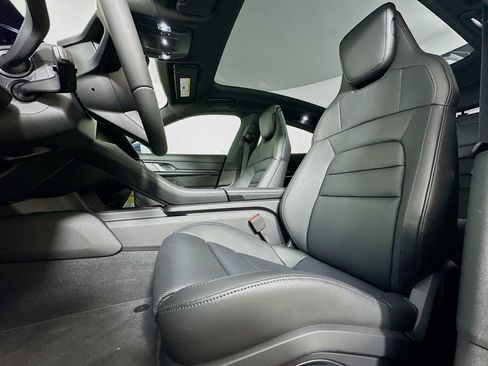 New 2025 Porsche Taycan image 5