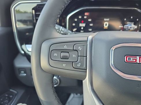 New 2025 GMC Sierra 1500 Elevation image 18