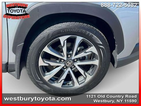 Used 2024 Toyota Corolla Cross XLE w/ Convenience Package image 14