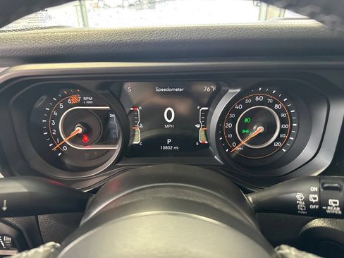 Used 2025 Jeep Wrangler Unlimited Sport AWD/4WD image 16