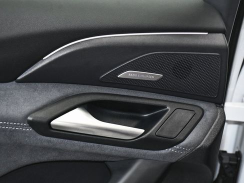 Used 2025 Audi S6 e-tron Prestige w/ 21" Black Optic Package image 16