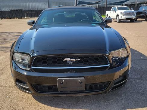 Used 2014 Ford Mustang Convertible RWD image 3