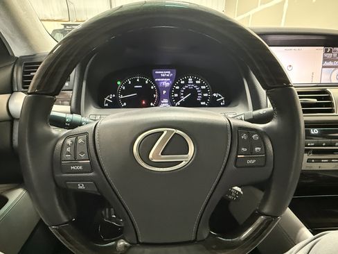 Used 2013 Lexus LS 460 L w/ All-Weather Pkg RWD image 41