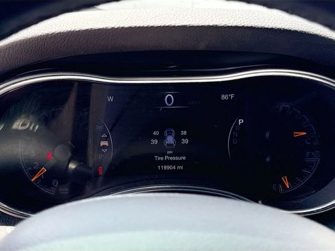Used 2021 Jeep Grand Cherokee Laredo AWD/4WD image 12
