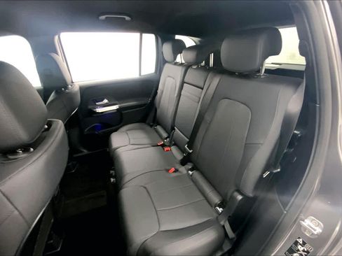 Used 2026 Mercedes-Benz GLB 250 image 6