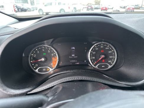 Used 2016 Jeep Renegade Trailhawk image 8