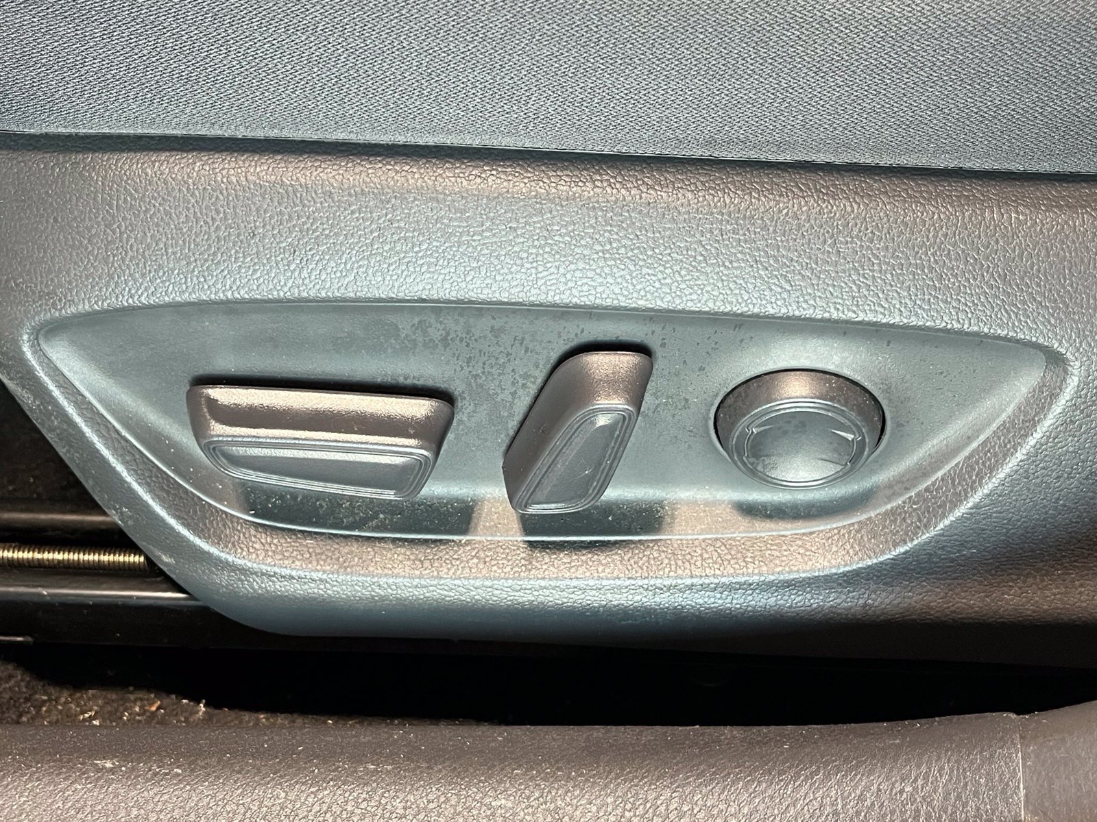 Used 2020 Toyota Camry LE FWD image 17