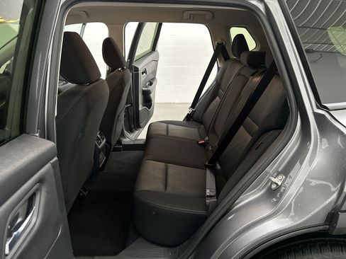 Used 2024 Nissan Rogue SV image 23