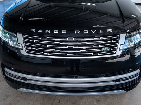 Used 2025 Land Rover Range Rover Autobiography image 15