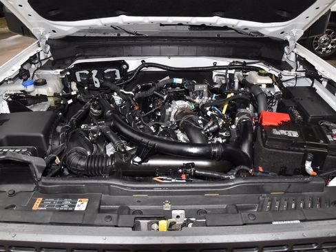 Certified 2024 Ford Bronco Badlands w/ Sasquatch Package AWD/4WD image 47
