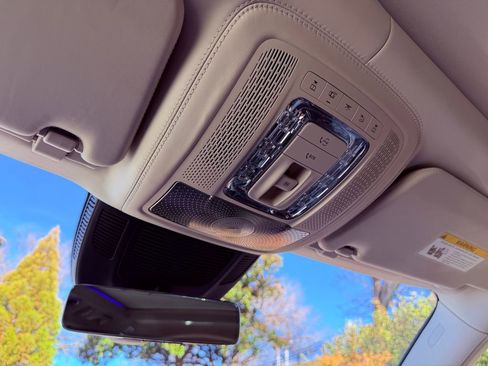 Used 2023 Mercedes-Benz Maybach GLS 600 4MATIC image 33