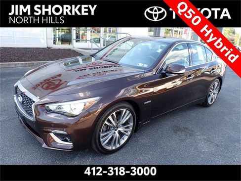 Used 2018 INFINITI Q50 Luxe w/ Cargo Package (L95) image 2
