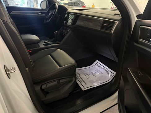 Certified 2020 Volkswagen Atlas Cross Sport SE w/ Panoramic Sunroof Package image 28