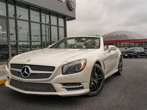 Used 2013 Mercedes-Benz SL 550 image 3