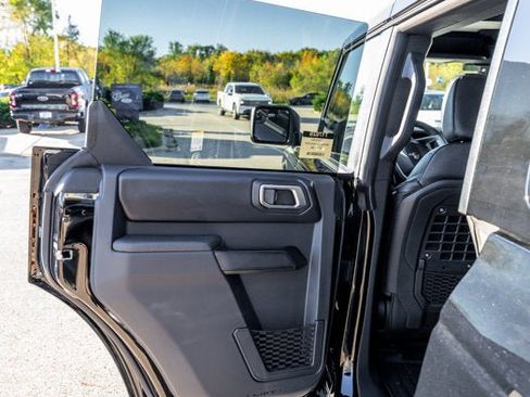 New 2025 Ford Bronco Badlands image 16