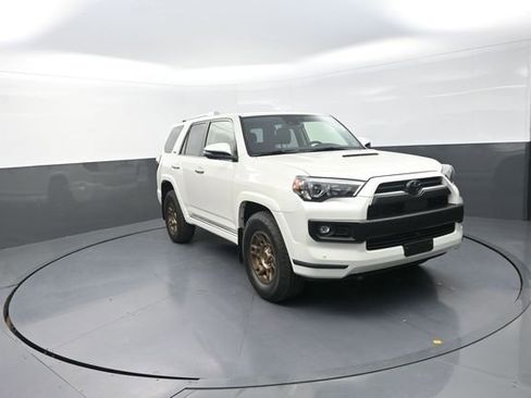 Used 2023 Toyota 4Runner Limited AWD/4WD image 2