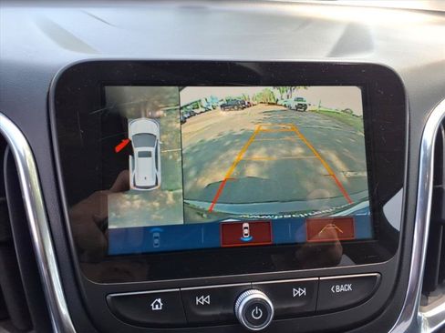 Used 2018 Chevrolet Equinox Premier FWD image 10
