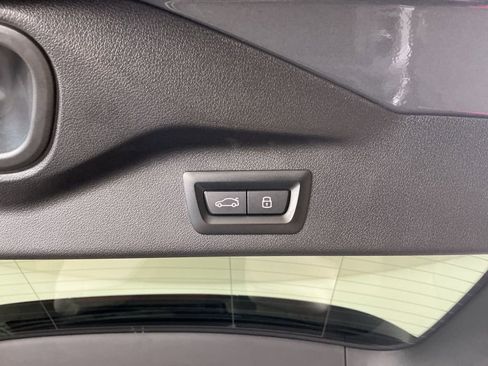 Certified 2024 BMW X7 M60i w/ Executive Package image 31