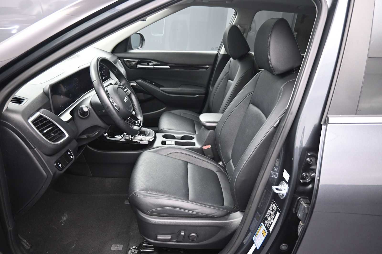 Used 2025 Kia Seltos SX w/ SX Sunroof Package AWD/4WD image 19