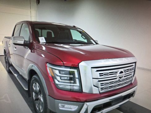 Used 2021 Nissan Titan Platinum Reserve image 6