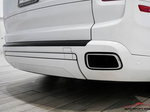 Used 2022 Rolls-Royce Cullinan image 27