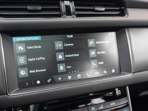 Used 2018 Jaguar XF S AWD/4WD image 21