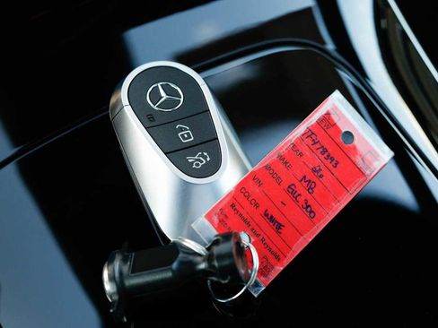 Used 2026 Mercedes-Benz GLC 300 4MATIC image 35