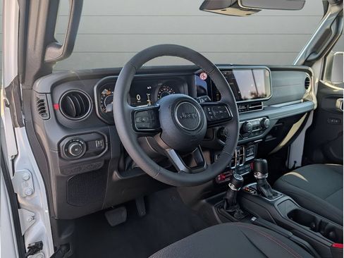 Used 2026 Jeep Wrangler Unlimited Rubicon w/ Safety Group AWD/4WD image 17