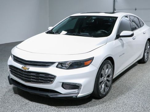 Used 2016 Chevrolet Malibu Premier FWD image 31