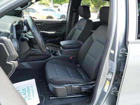 Used 2025 Chevrolet Colorado W/T RWD image 6