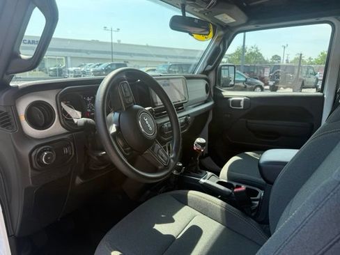 Used 2026 Jeep Wrangler Sport AWD/4WD image 6