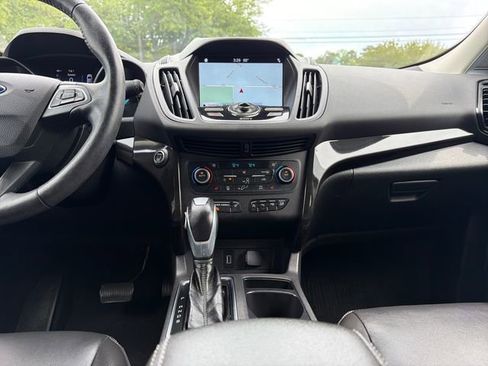 Used 2019 Ford Escape Titanium AWD/4WD image 19