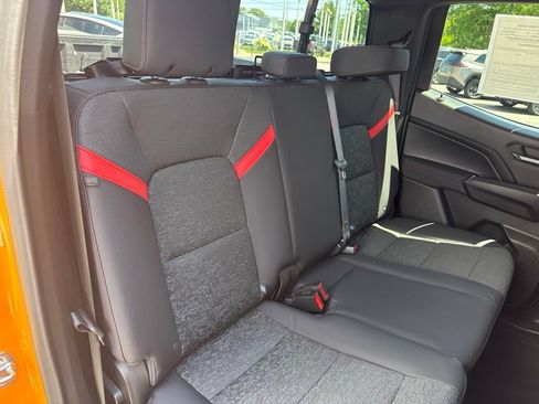 Used 2025 Chevrolet Colorado Z71 AWD/4WD image 31