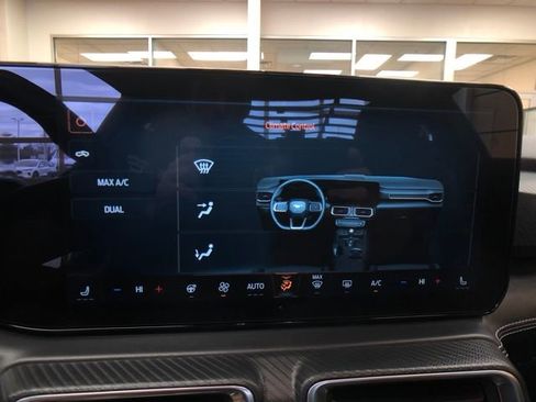 Used 2025 Ford Mustang GT Premium image 18