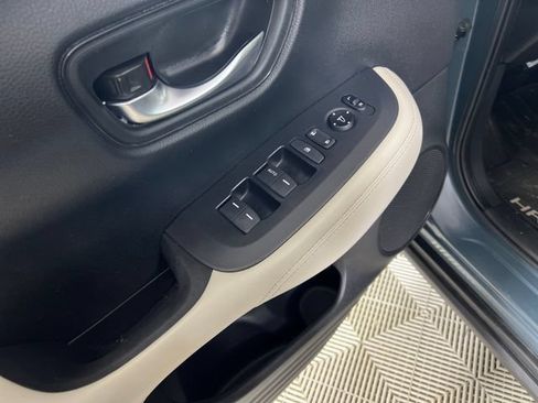 Used 2024 Honda HR-V LX image 11
