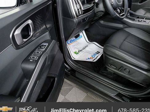 Used 2025 Kia Sorento S FWD image 7
