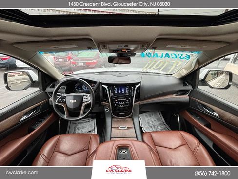 Used 2017 Cadillac Escalade Premium Luxury image 15