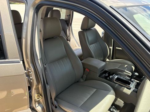 Used 2006 Jeep Grand Cherokee Laredo AWD/4WD image 29