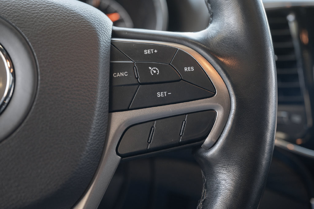 Used 2021 Jeep Grand Cherokee Laredo X RWD image 26