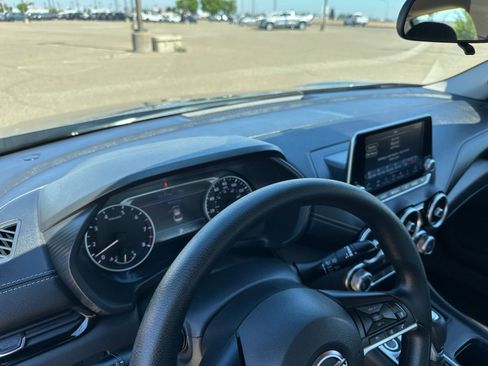 Used 2025 Nissan Sentra SV FWD image 33