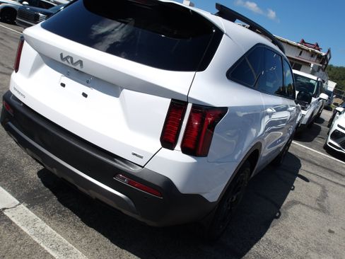 Used 2023 Kia Sorento S w/ Panoramic Sunroof Package AWD/4WD image 7