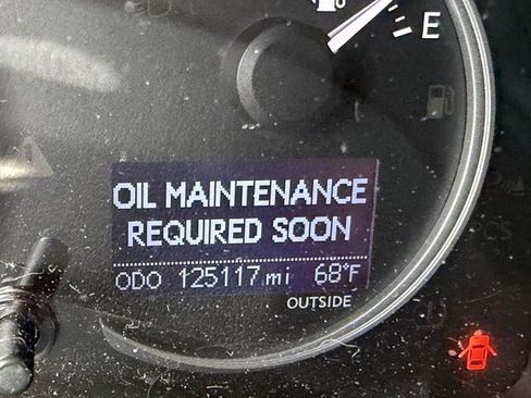 Used 2011 Lexus CT 200h image 3