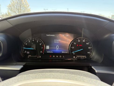 Used 2022 Ford Explorer XLT w/ Equipment Group 202A image 12