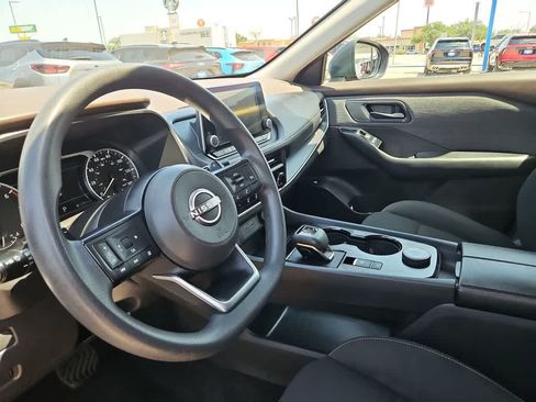 Used 2023 Nissan Rogue S AWD/4WD image 10