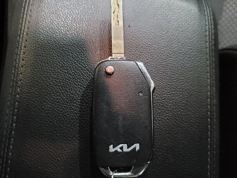 Used 2023 Kia Sportage LX AWD/4WD image 32