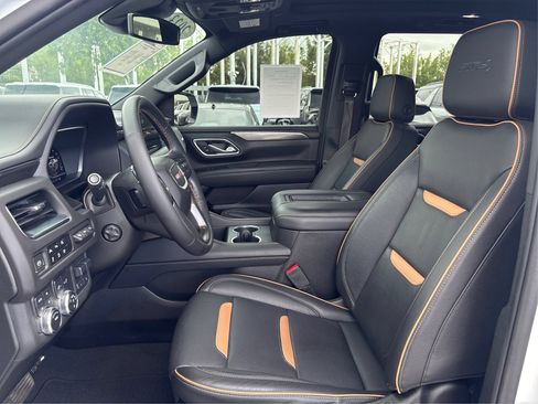 Used 2023 GMC Yukon AT4 w/ Technology Package AWD/4WD image 9