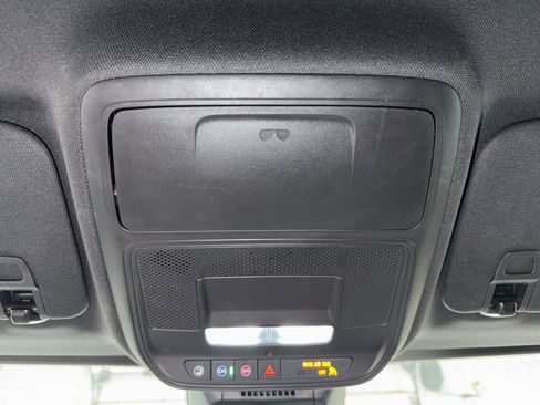 Used 2025 Chevrolet Equinox LT w/ Convenience Package II FWD image 31