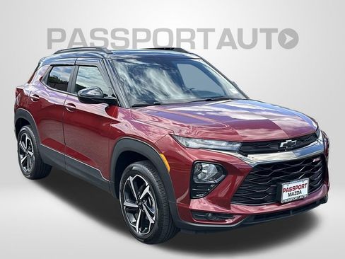Used 2023 Chevrolet TrailBlazer RS w/ Sun and Liftgate Package AWD/4WD image 6